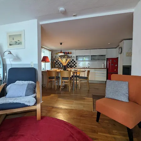 Chrissies Nr 5 * Born